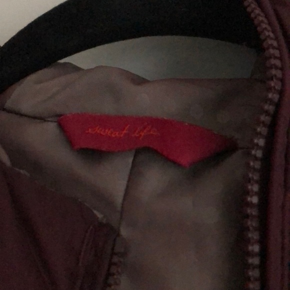 maroon vest - Picture 2 of 3